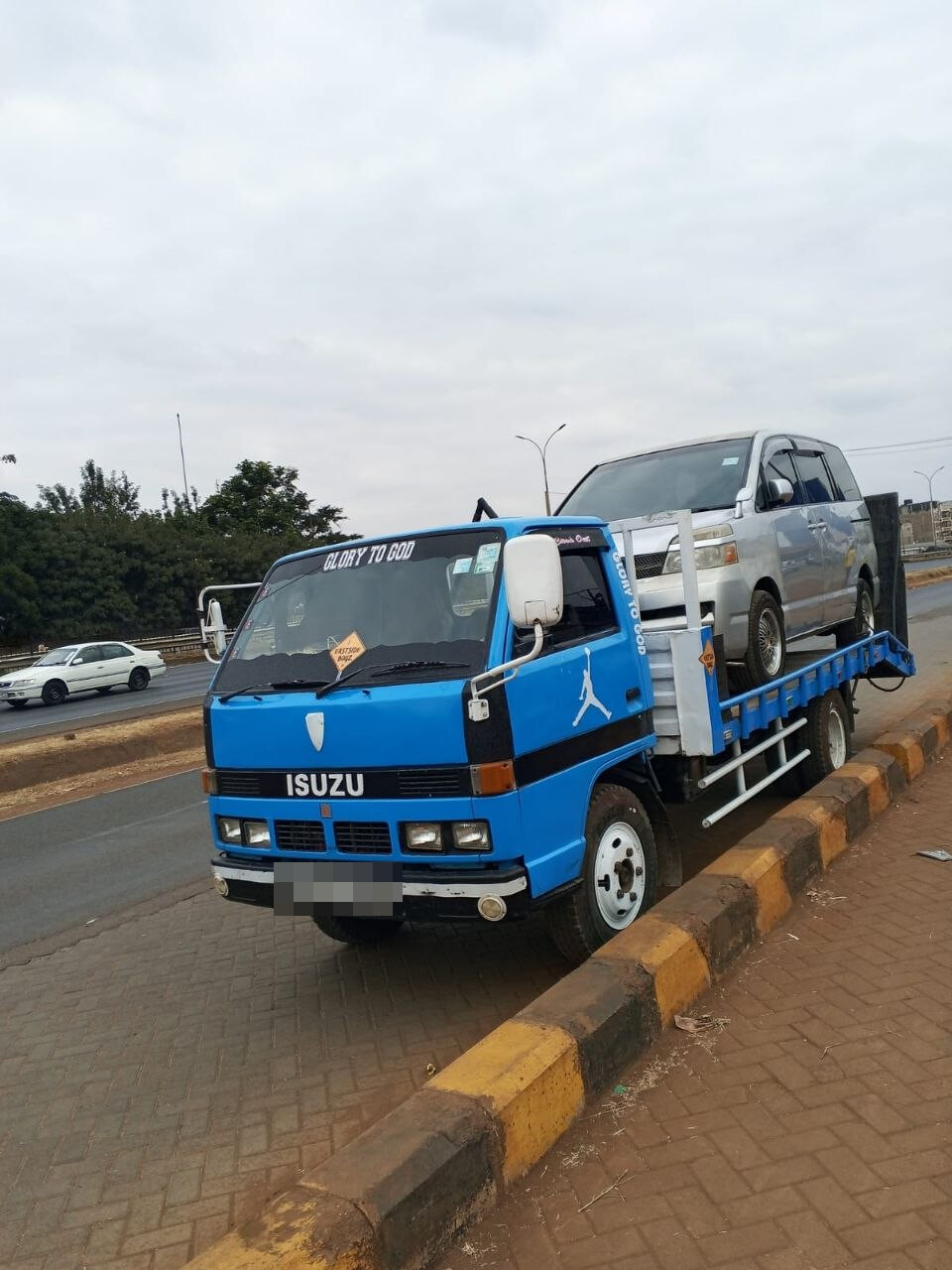 Isuzu truck