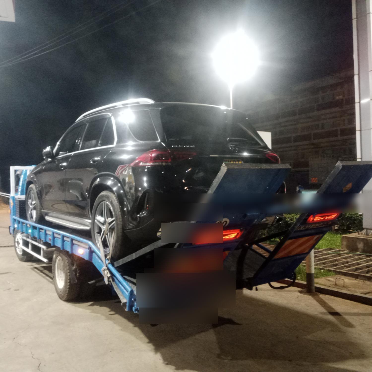 Night Mercedes recovery